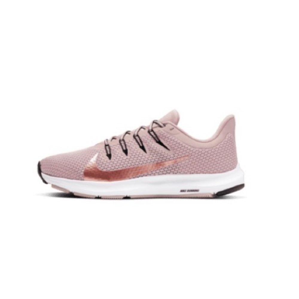 Woman’s 🔥 Nike Quest 2